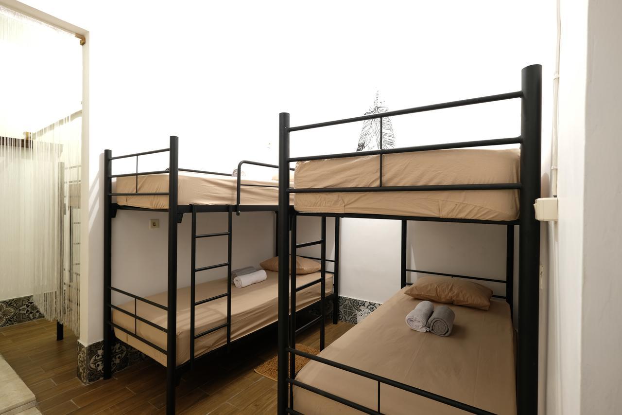 Wood Stone Hostel Yogyakarta Exterior photo